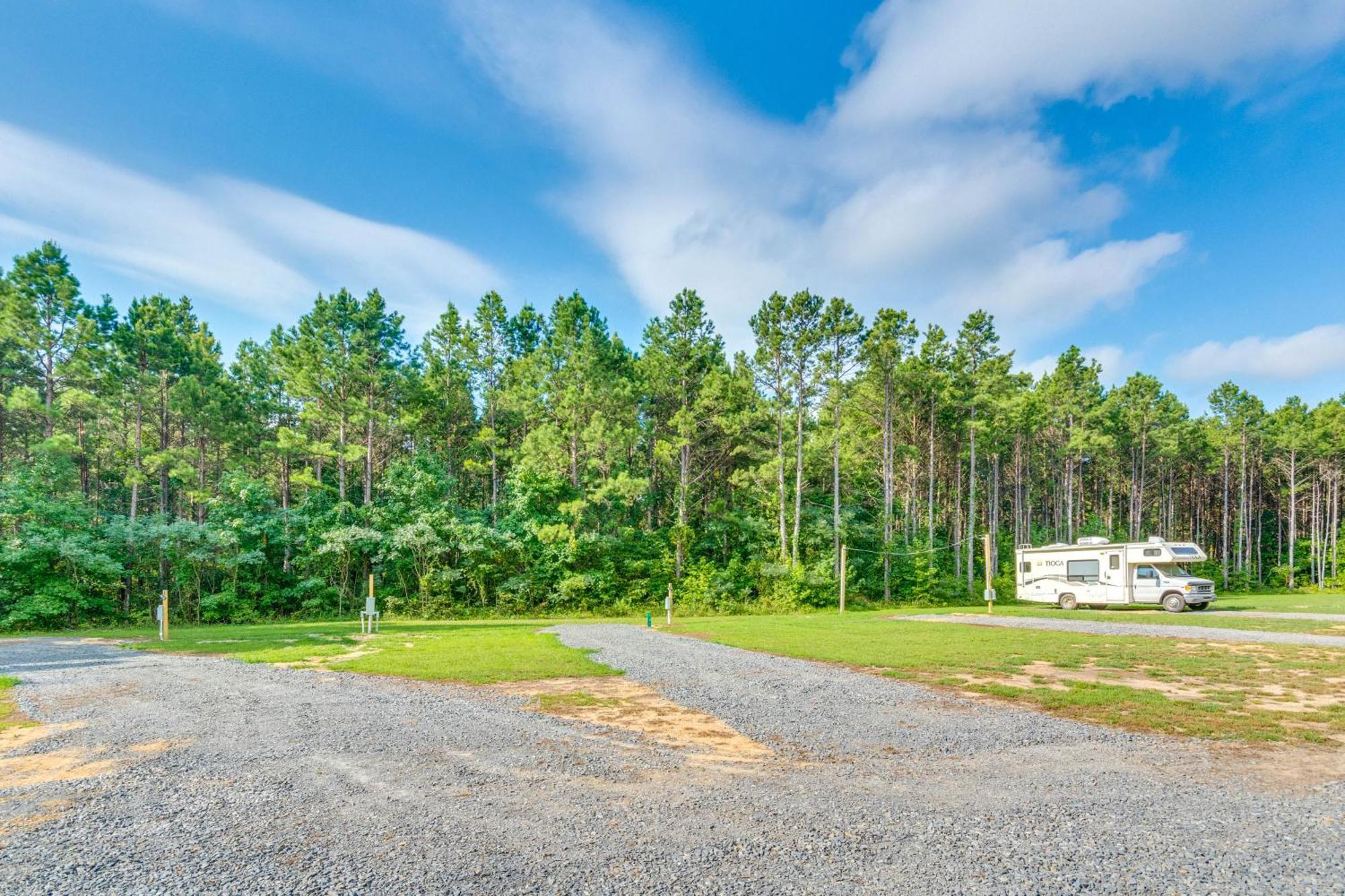 Higden Studio With Shared Patio, Yard Games, Grills! Apartment Fairfield Bay Exterior photo